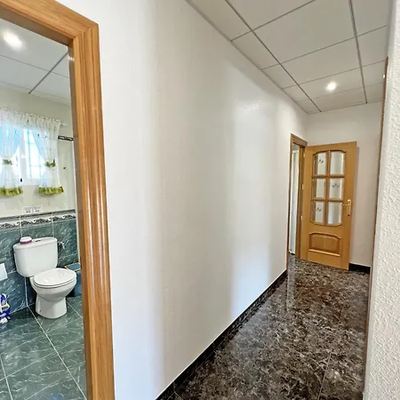 A 100m De La Playa. 2 Hab. A/c * Αλικάντε