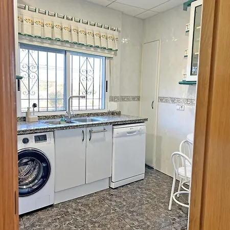 A 100m De La Playa. 2 Hab. A/c * Αλικάντε