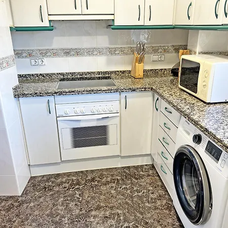 A 100m De La Playa. 2 Hab. A/c شقة *